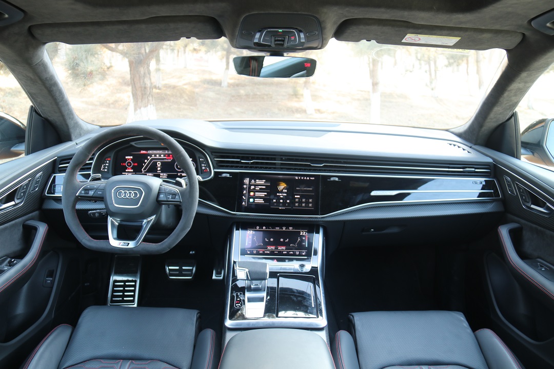 实测奥迪RS Q8 性能车的车机有何不同？
