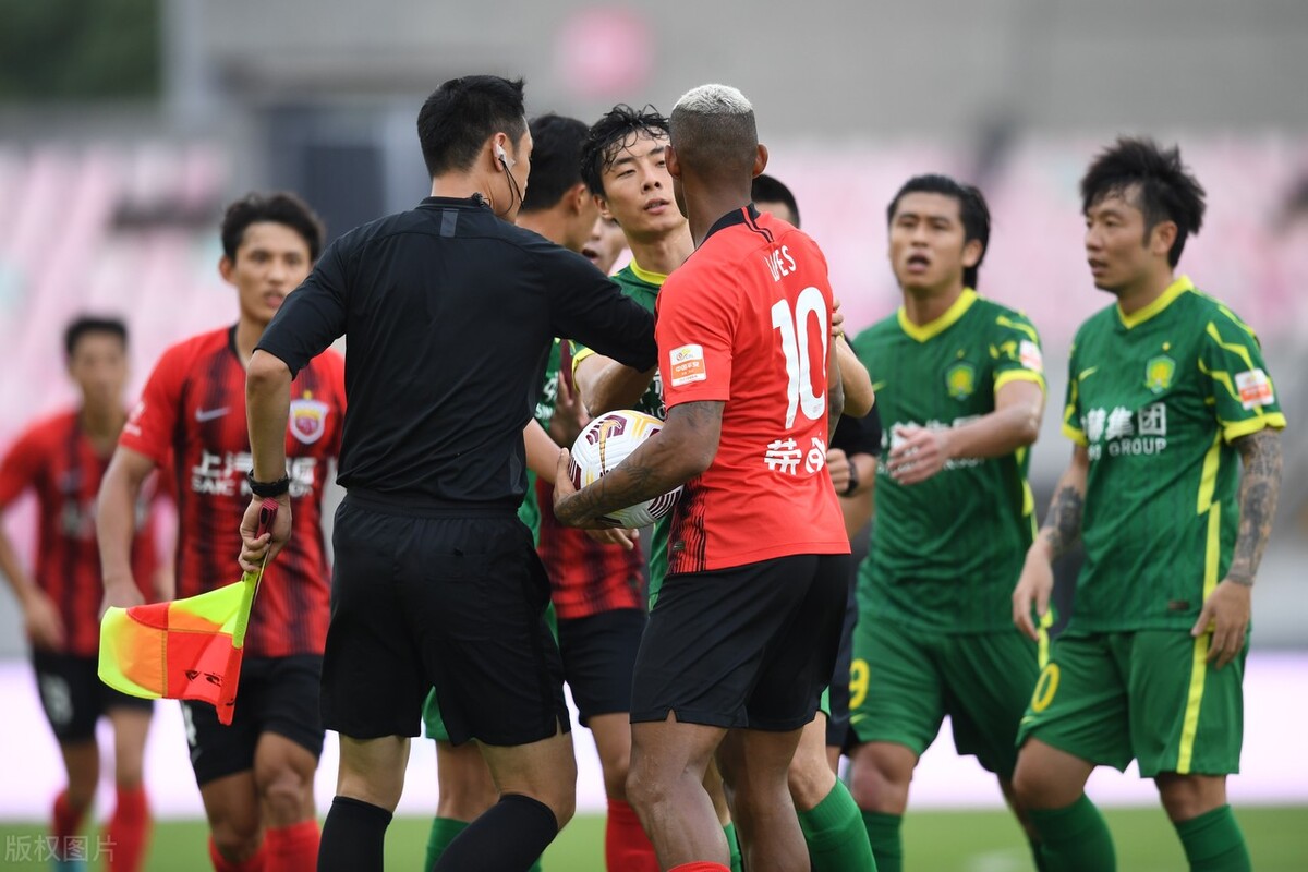 李磊77分鐘替補登場完成留洋首秀（李磊留洋回歸首秀，77分鐘得到6.8分好評）