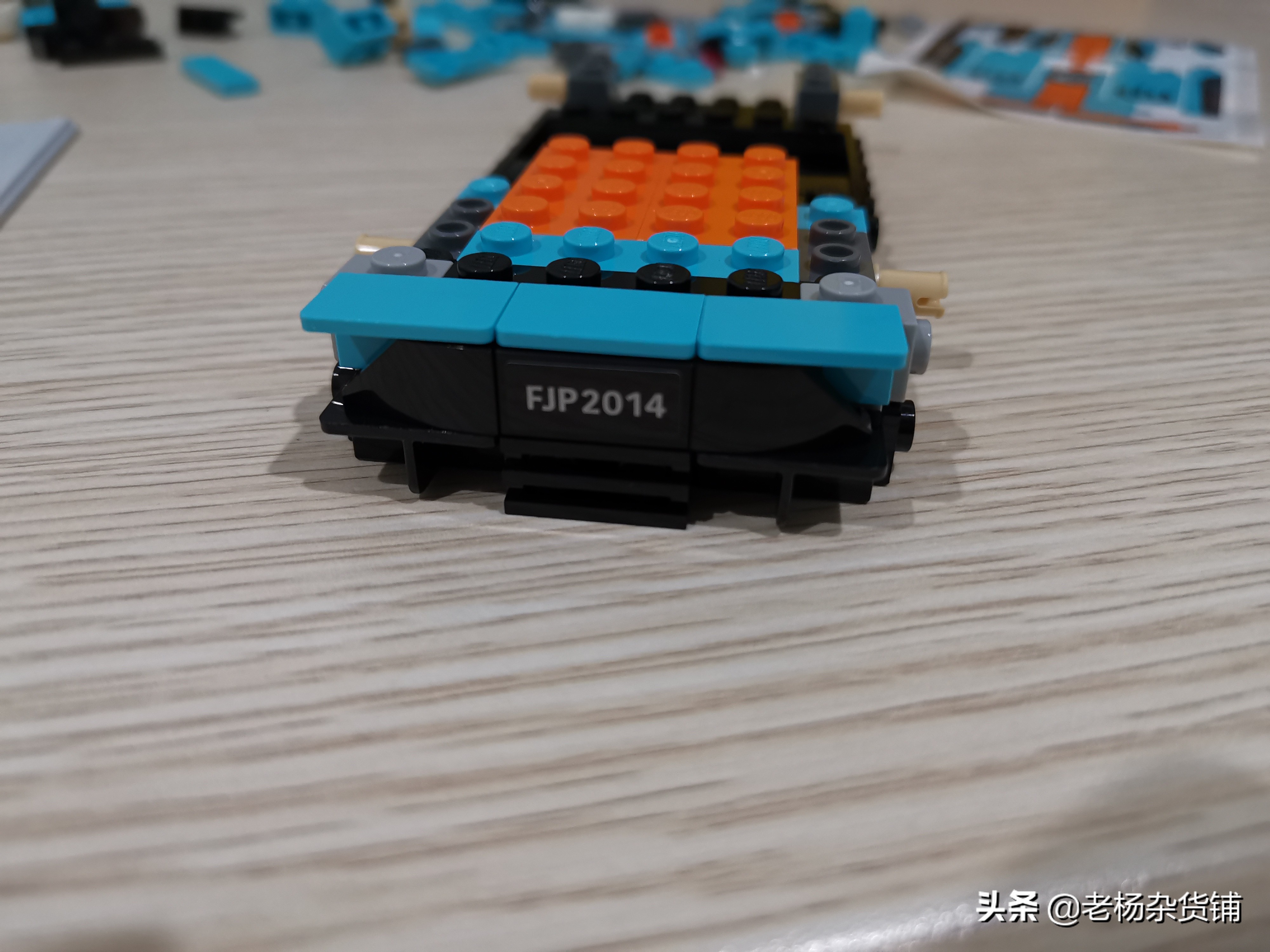 LEGO超级赛车系列76905福特GT和BroncoR开箱简评