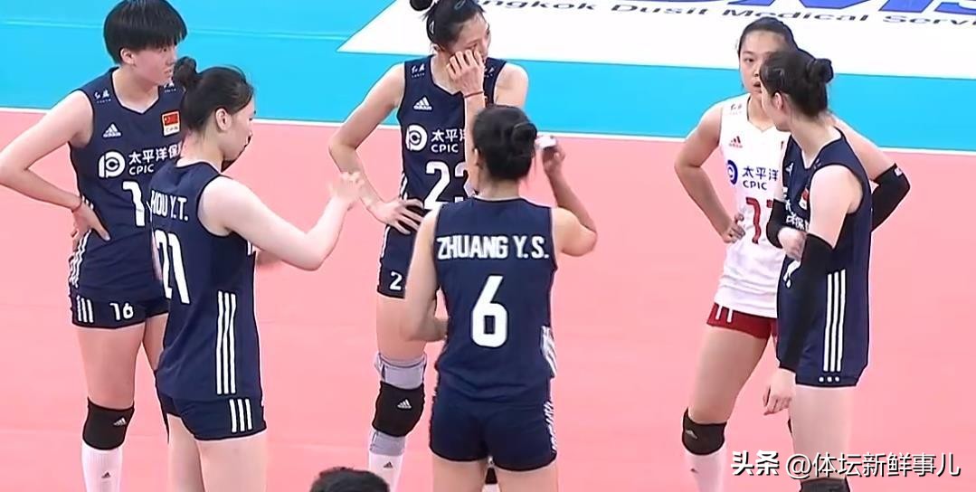 女排世界杯第四冠(3-0！女排冲冠，最新世界排名：中国第4，日韩未进前五，美国领跑)