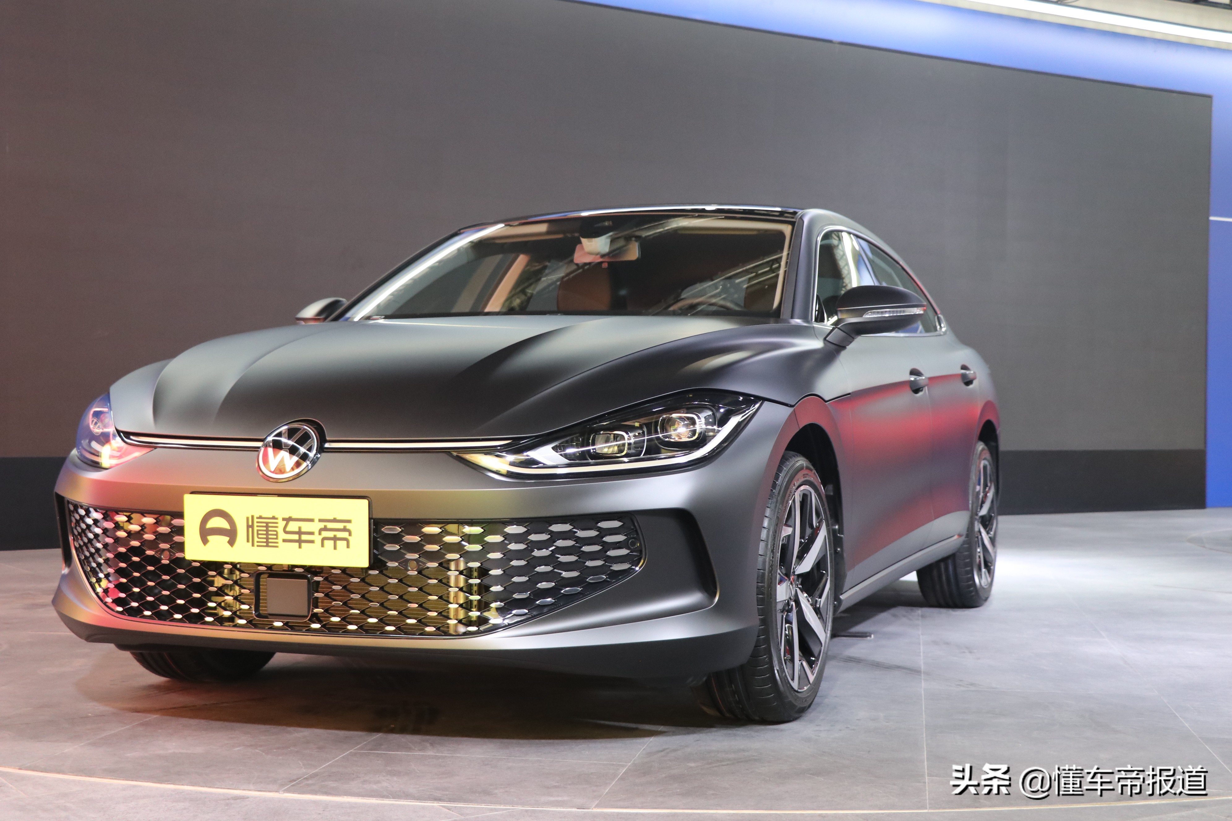 新车｜无框车门、掀背设计，一代凌渡L静态体验