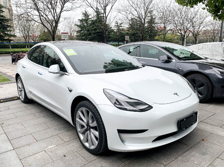 買車時，車身顏色隨便選？汽車銷售說出秘訣，買車不會出錯