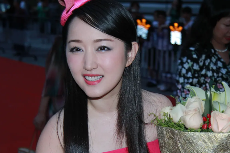 杨钰莹结婚了吗 李谷一评价杨钰莹 - 天云网