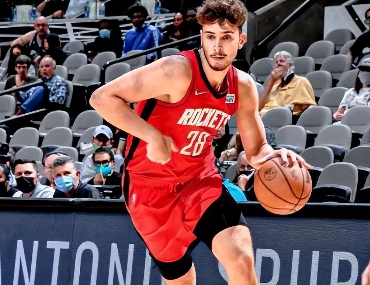 nba火箭隊(duì)今天的比賽結(jié)果（火箭被勇士擊潰！格林砸飛籃筐 波特伊森爆發(fā) 塞拉斯迷之表情）