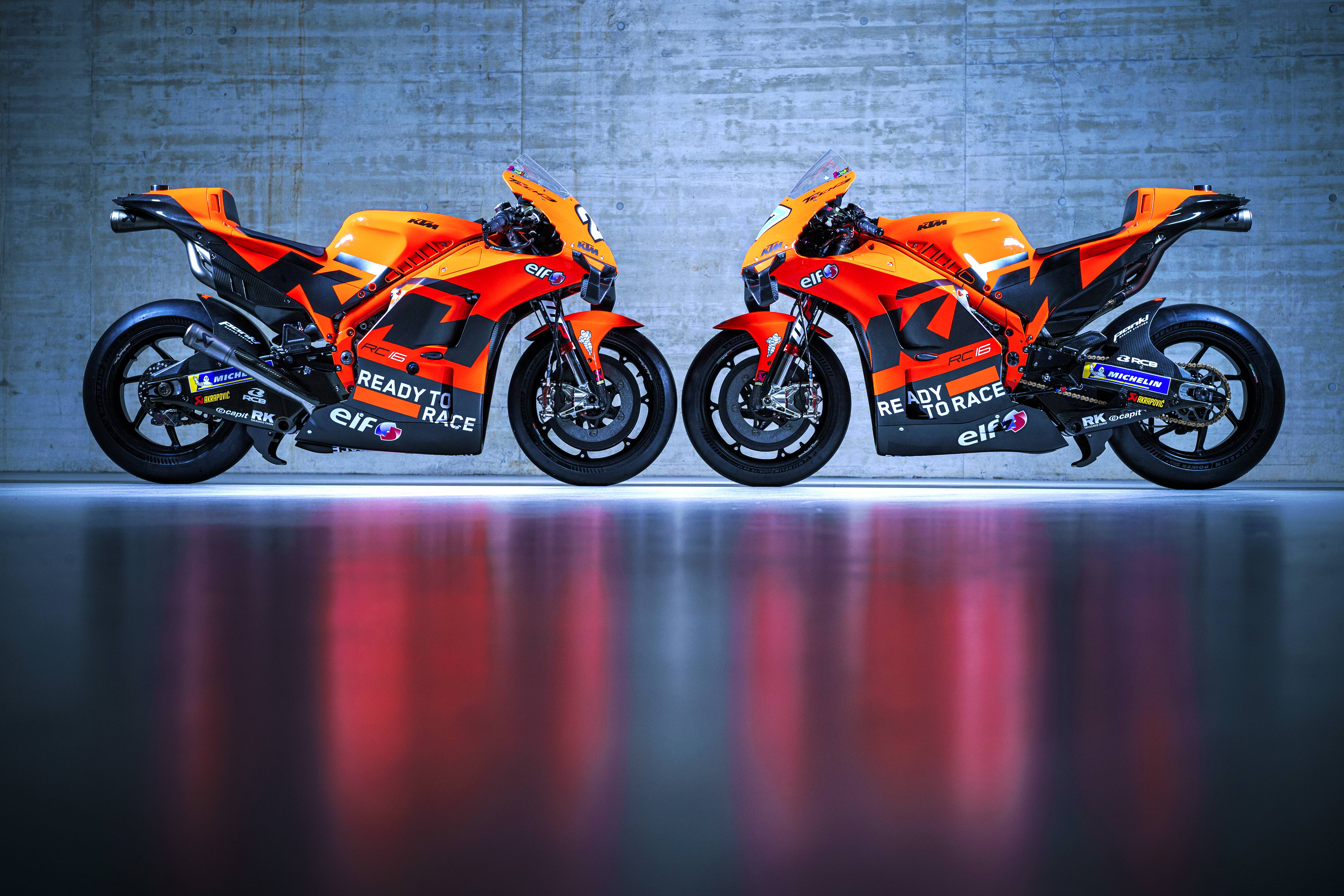 25号赛车手(MotoGP 2022：KTM MotoGP Tech3 车队的 RC16)