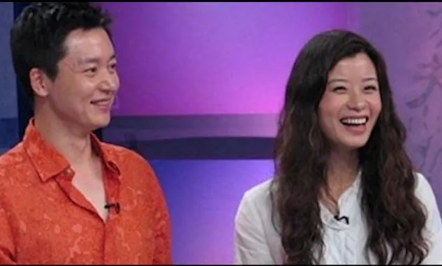 52岁帅大叔《开端》里演技炸裂:初婚净身出户,39岁二婚娶小娇妻,却因摸小鲜肉手上了热搜