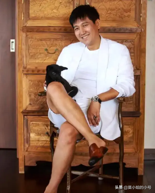 允悲！41岁演员刘伯勋突发心梗去世，12天之内已有8位名人过世