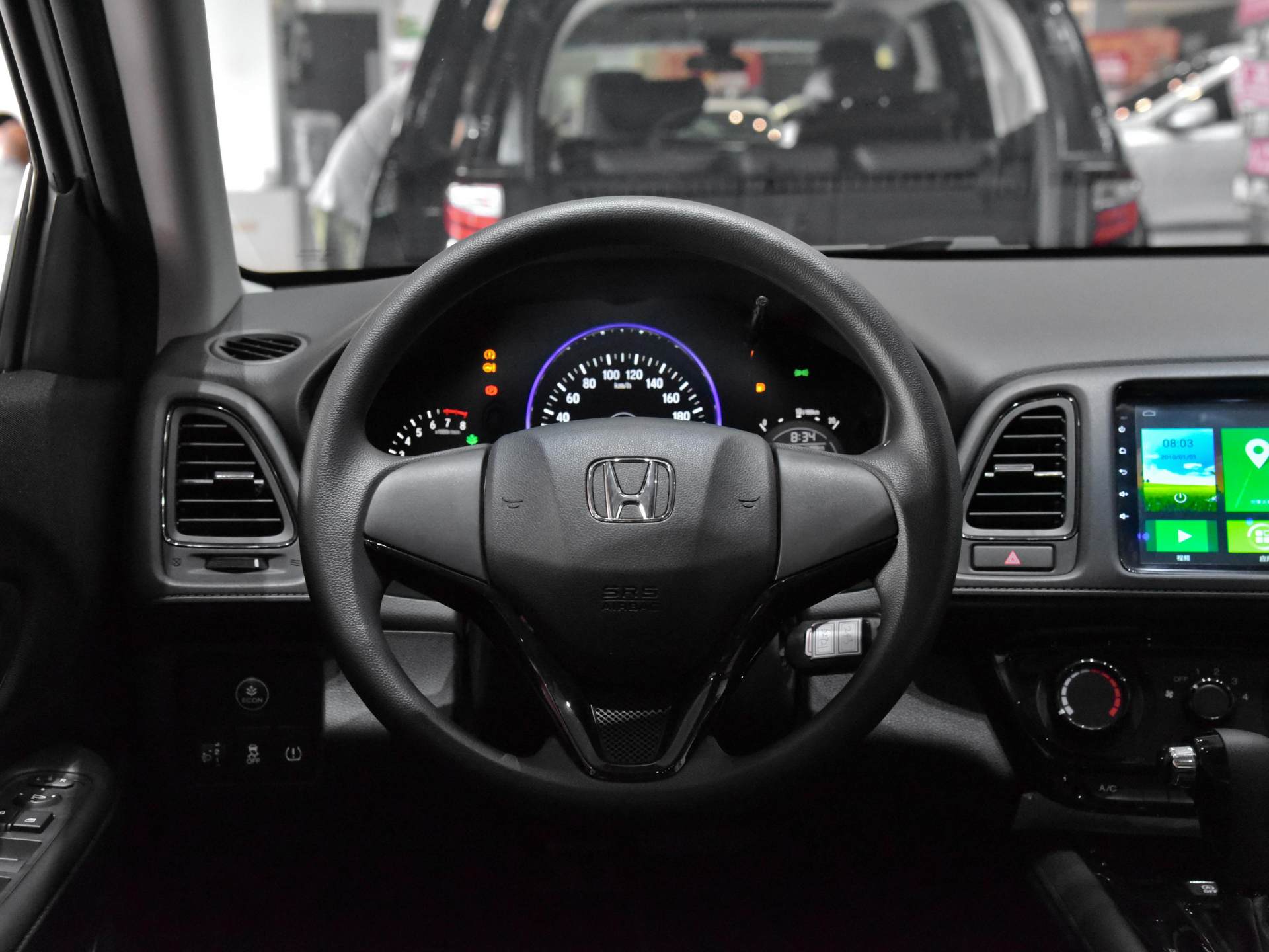 合资的小型SUV，悬浮扶手箱，10万出头，实拍缤智