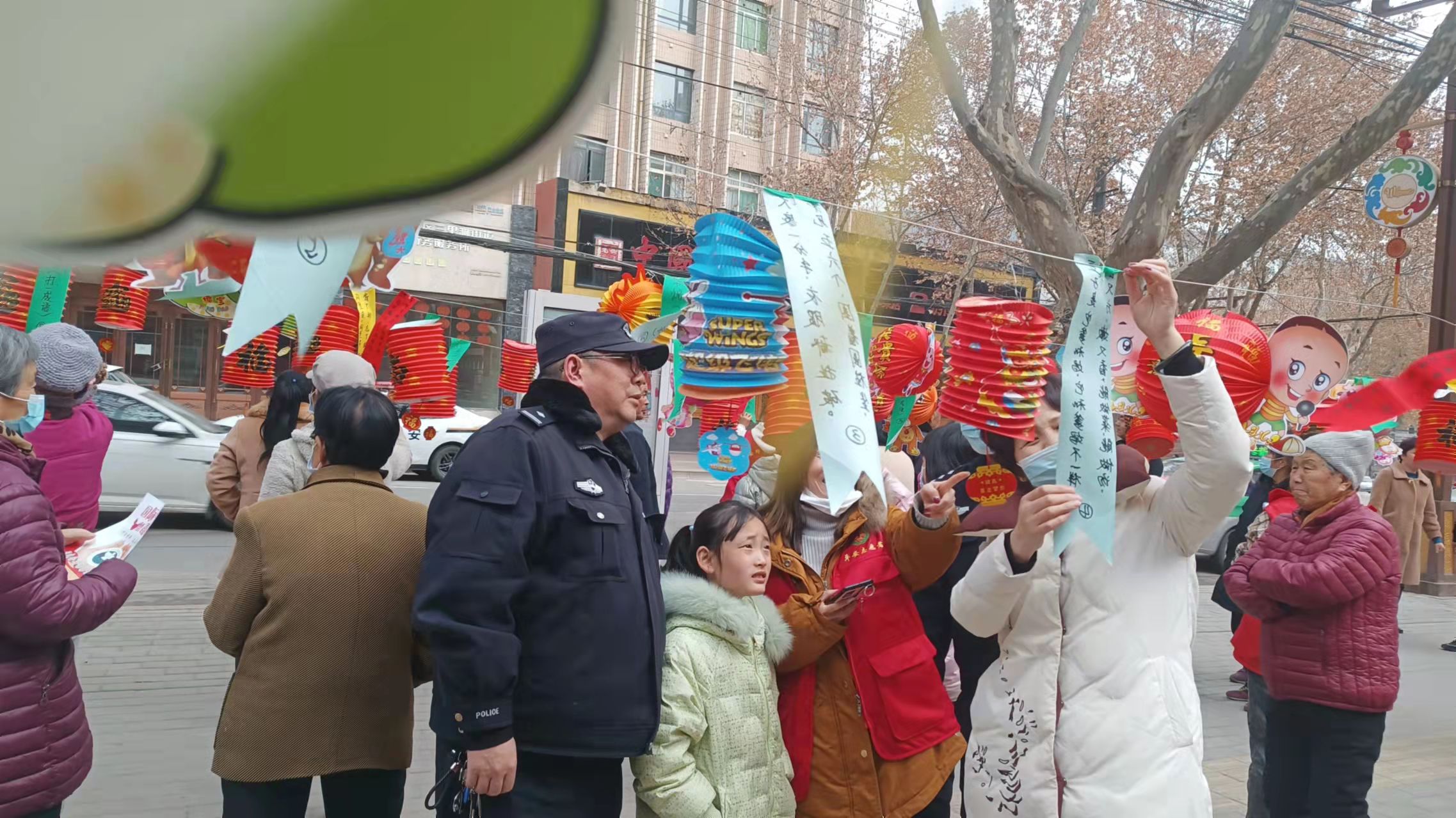 铜川公安印台分局三里洞派出所：闹元宵猜灯谜学习禁毒知识