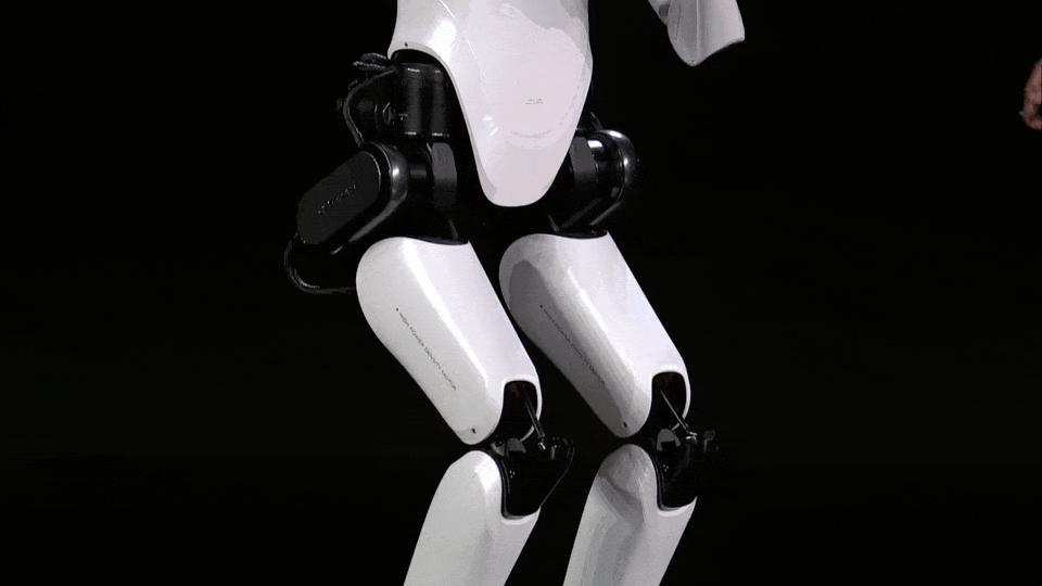 小米抢发全尺寸人形机器人，雷布斯加速转型「雷斯克」