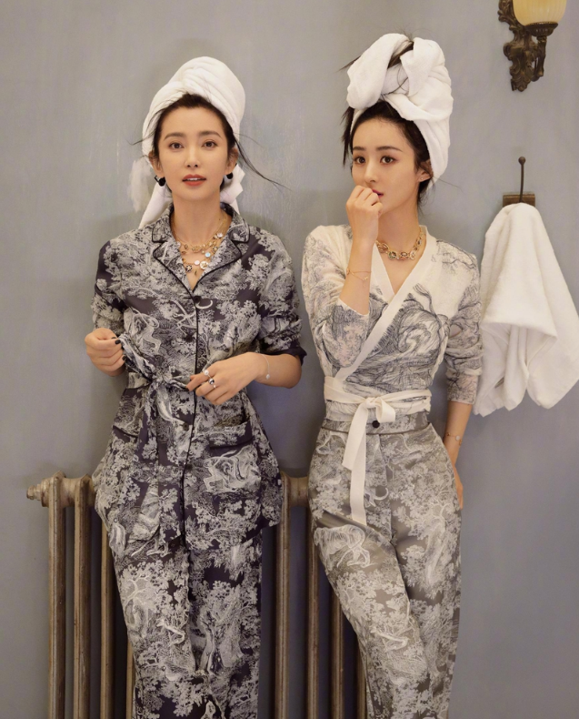 两个女明星合照(明星双人写真大pk:杨幂秀美腿,马伊琍好土气,胡歌