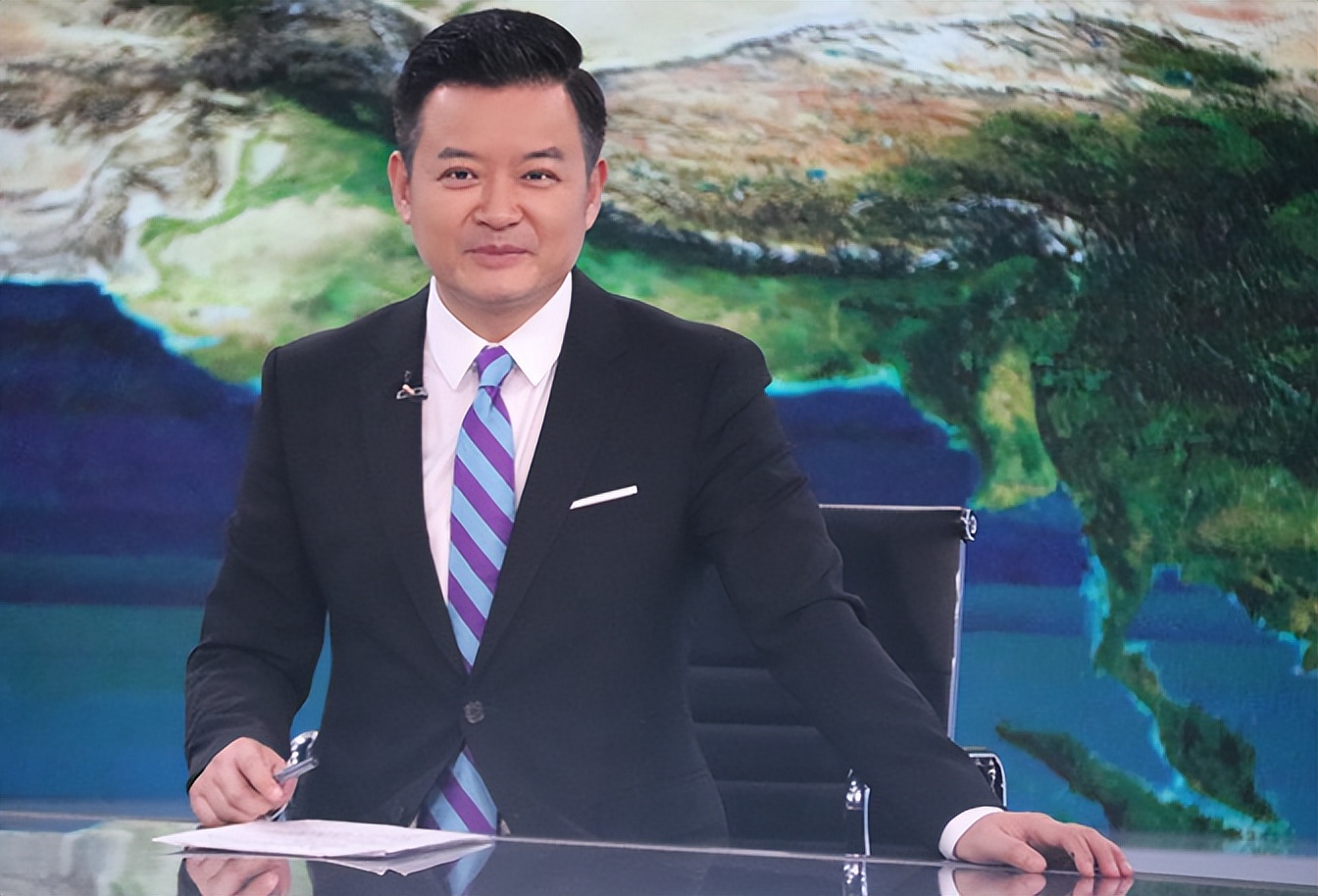 央视主持李佳明:事业巅峰被人劝到国外留学,回来后难现曾经辉煌