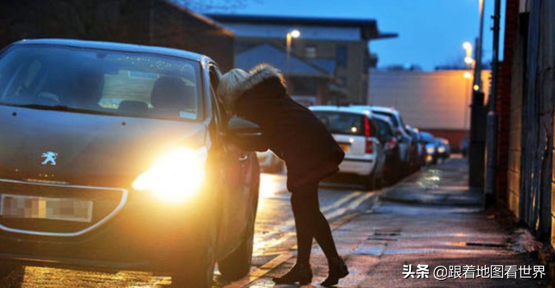 “狎亵巷”“乱摸巷”“墓穴月牙街”：伦敦街道名称为何这么乱？