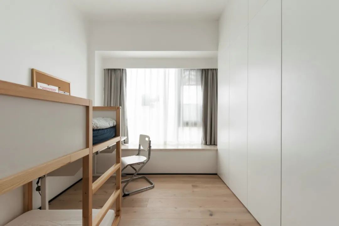 原木色、微水泥、140m²的清新小两居，小户型也能抄