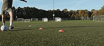足球射门是哪个位置(五个射门时创造空间的技巧)
