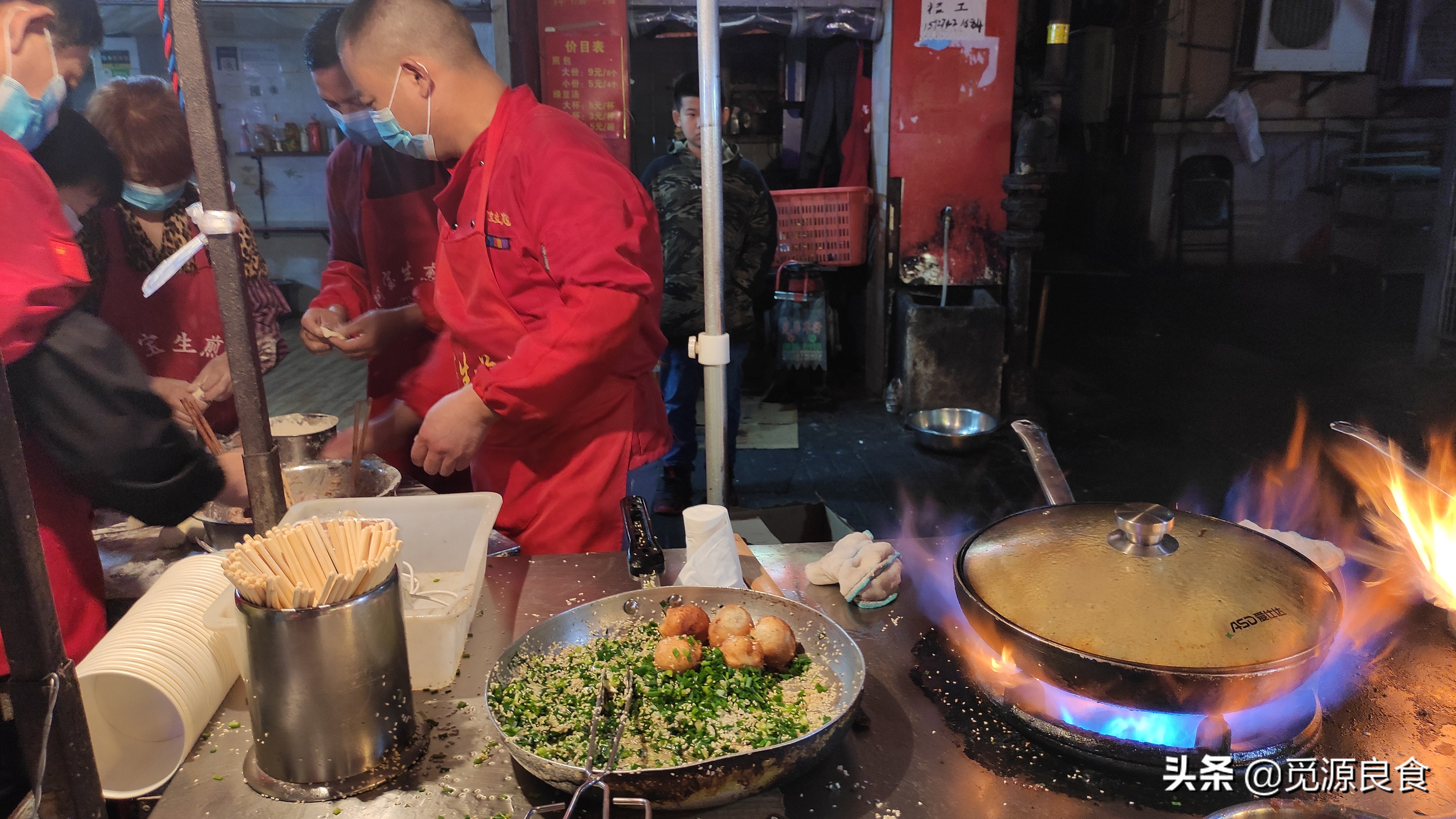 来武汉旅游，汉口这边的深夜美食推荐，这5家夜宵小吃店好吃不贵