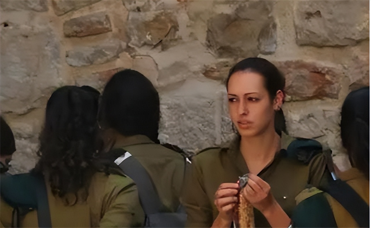 以色列监狱"拉皮条"事件:女狱警供犯人玩弄,恶心长官拉皮条
