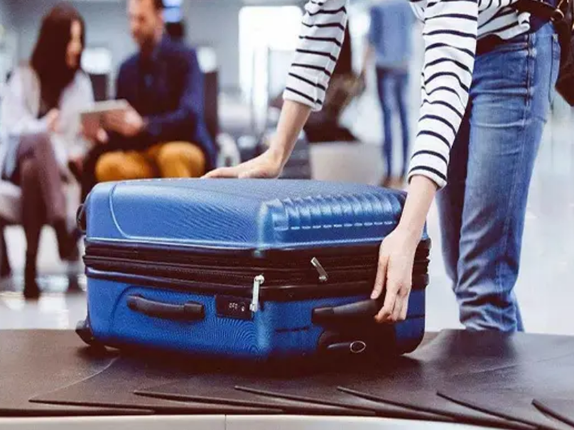 大连“五七空难”：103名乘客和9名机组人员全部遇难，无一人生还