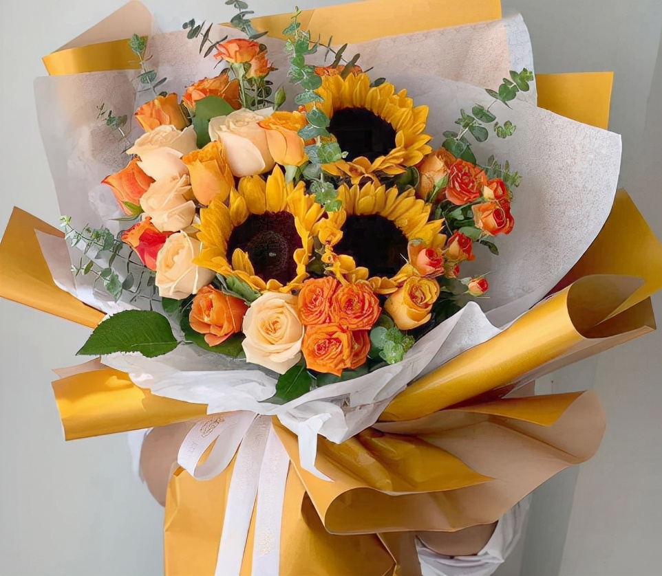 女神节送女朋友什么比较好（表白送女生什么礼物）