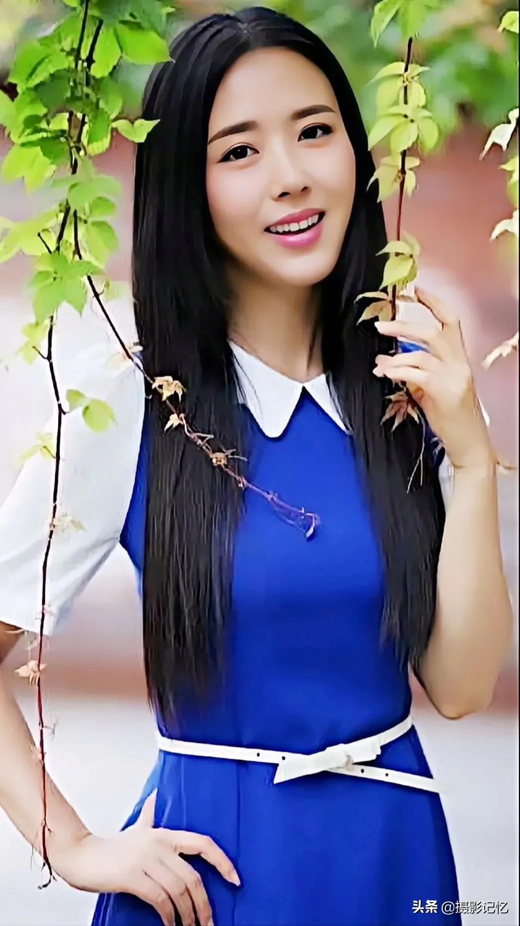 颜丹晨：美目浅笑惹人爱