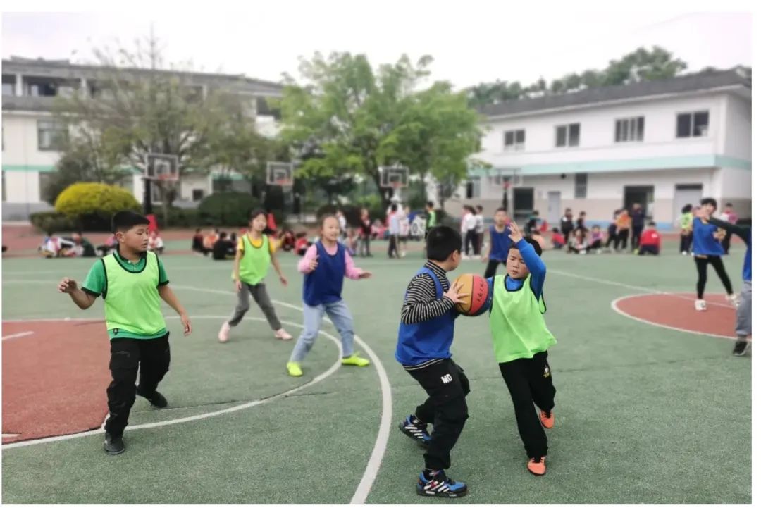 四川天府新区大林小学开展校园篮球班级联赛系列活动
