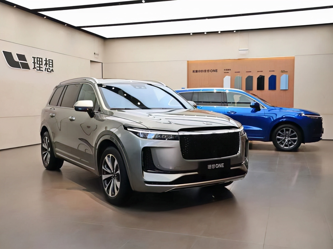 新能源汽车保费暴涨？多数涨幅10%左右，补贴退坡更值得关注