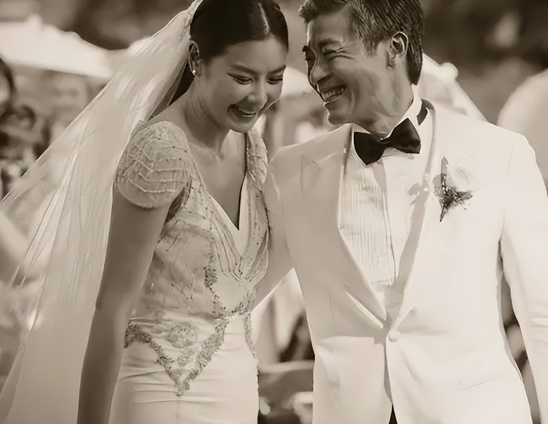 乐基儿:黎明为她倾倒,结婚四年败光7.5亿,现状如何?