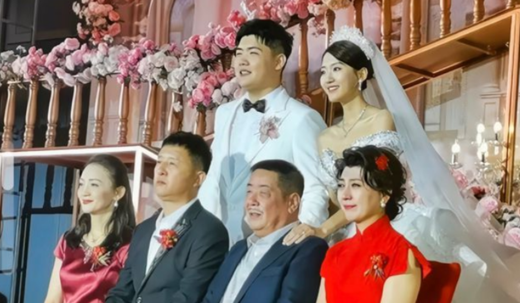 闫学晶现任丈夫马东明照片(闫学晶的现任丈夫马明东的照片) - 武陵