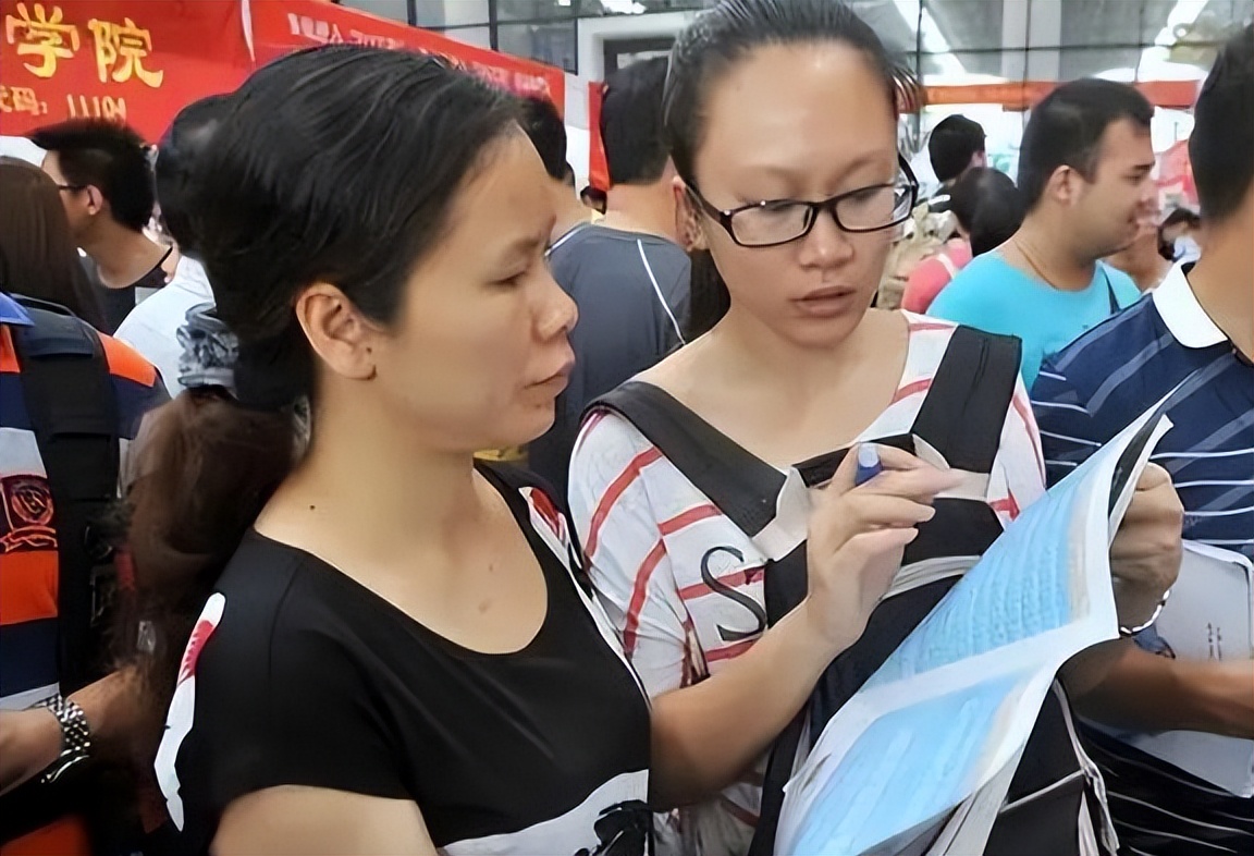 江苏这四所大学考生要小心，毕业证没有含金量，就业时不被认可