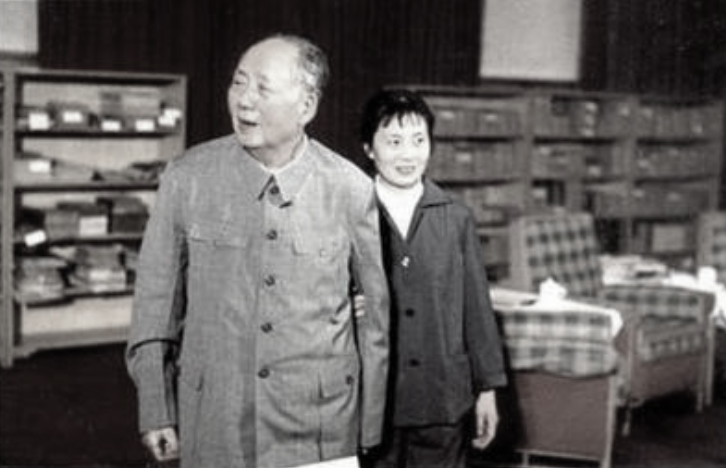 75年毛主席病重，得知李讷的工作已有着落，欣慰地点点头：可以了