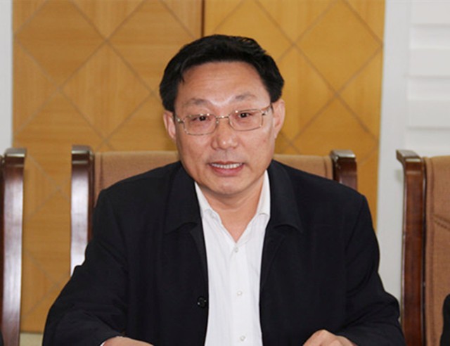 内蒙古贪官花2000万买石头，虚假报销46万，儿子生活费也公款报销