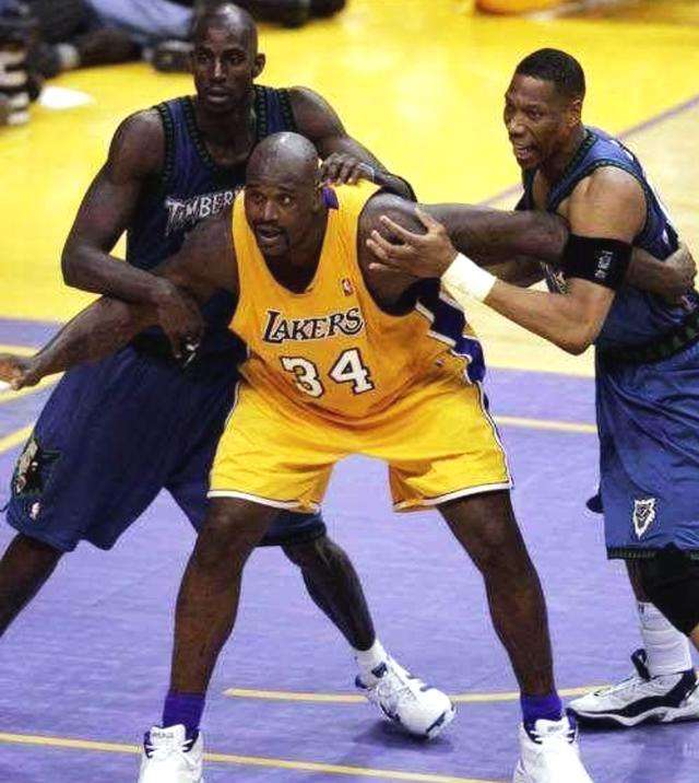 奥尼尔为什么能打过nba（奥尼尔是NBA最具统治力的中锋，为什么总得分却不到三万分？）-趣拿体育