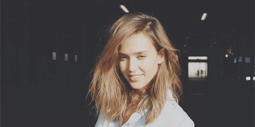 杰西卡·阿尔芭：19岁爆红全网，24岁嫁导演生三娃，如今身价92亿