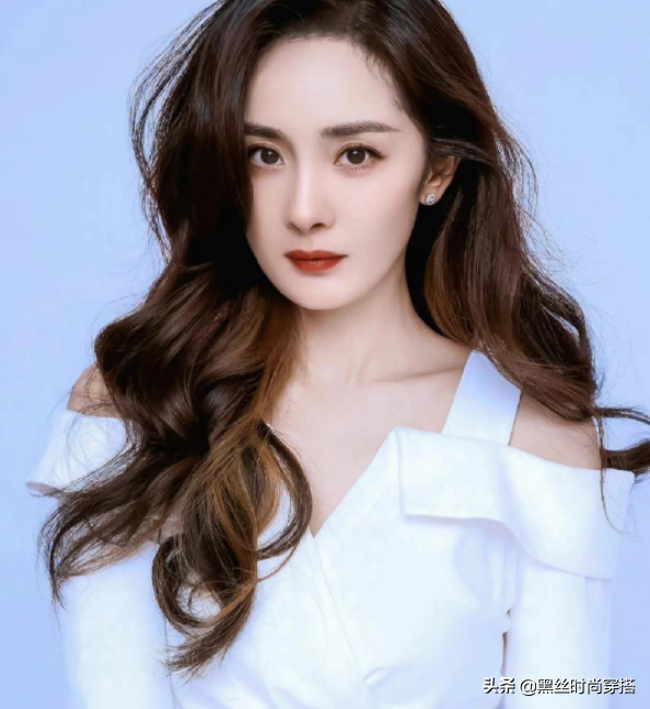 杨幂的确是越活越有知性美，一种成熟女人的魅力．