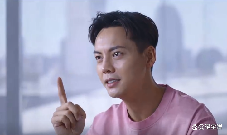 陈伟霆：接受《人民日报》专访，讲述为什么在北京安家的心路历程