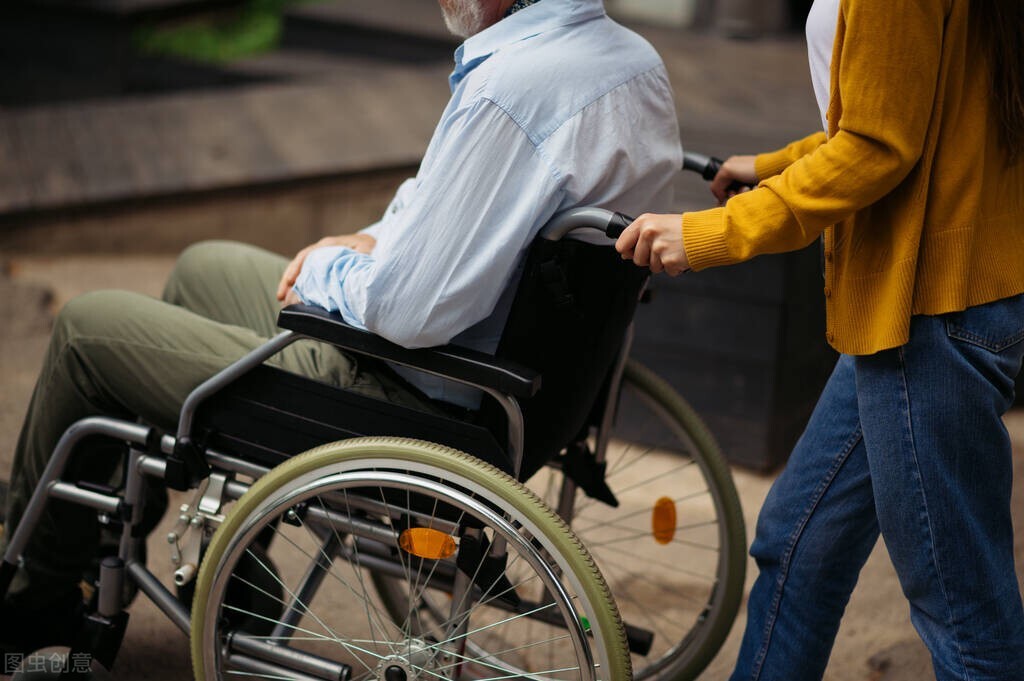 住家保姆护工照顾老人多少钱(住家照顾老人护工)-我的快乐小窝