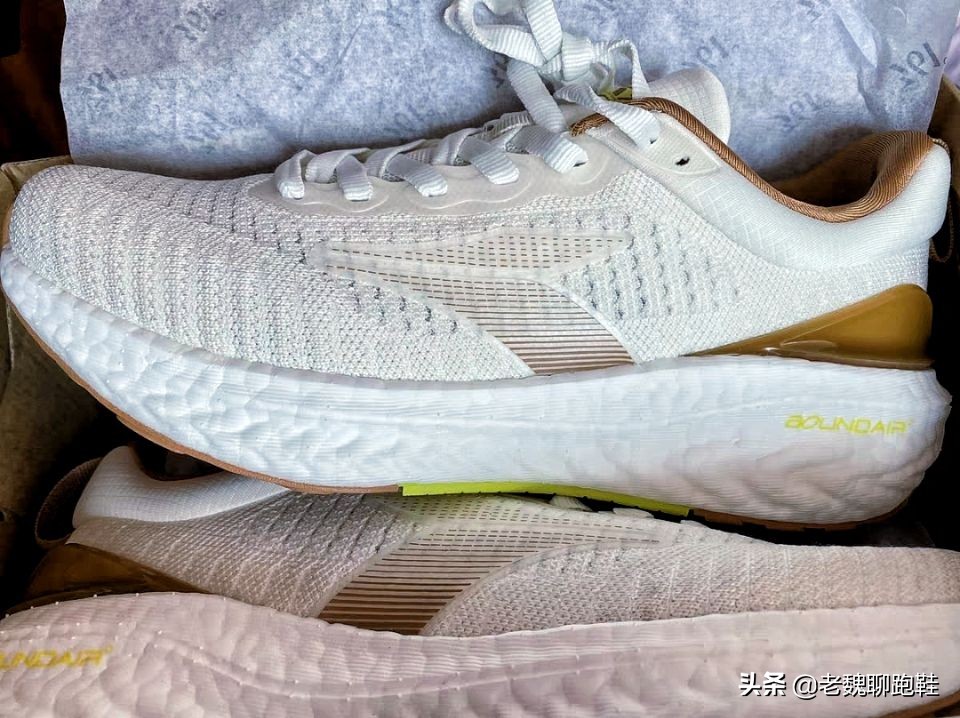 跑鞋中的5大“缓震王”！顶级缓震黑科技加持，踩屎感满满