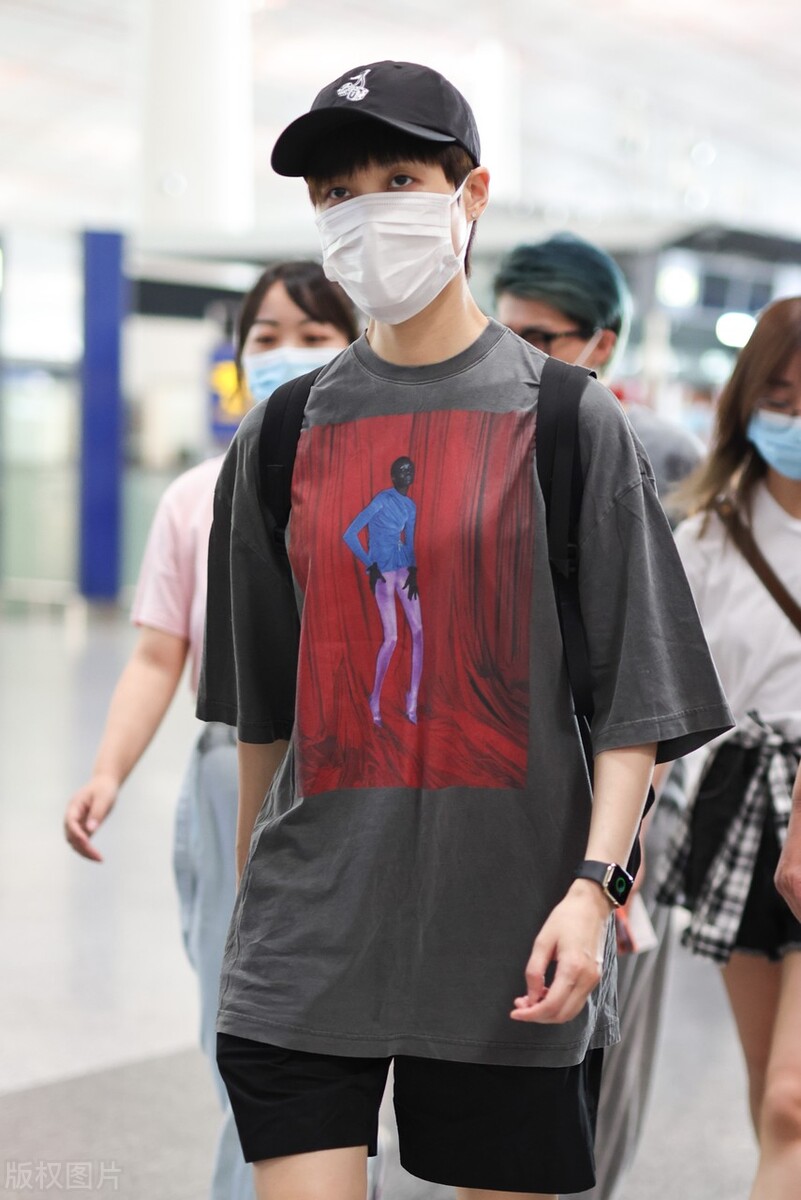 出道即巅峰的10位艺人，有人如今依旧风光，有人却早已经销声匿迹