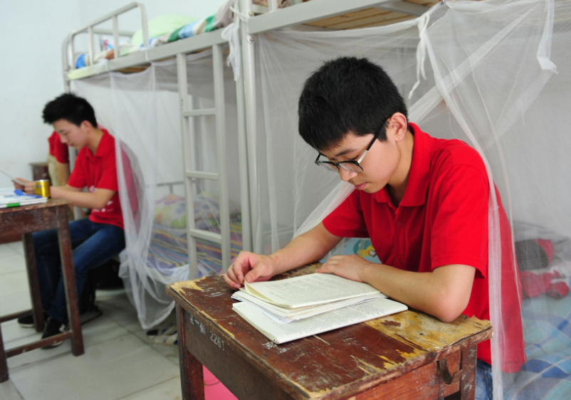 2022年高考款款走来，四类考生可“降分录取”，最多可降低148分