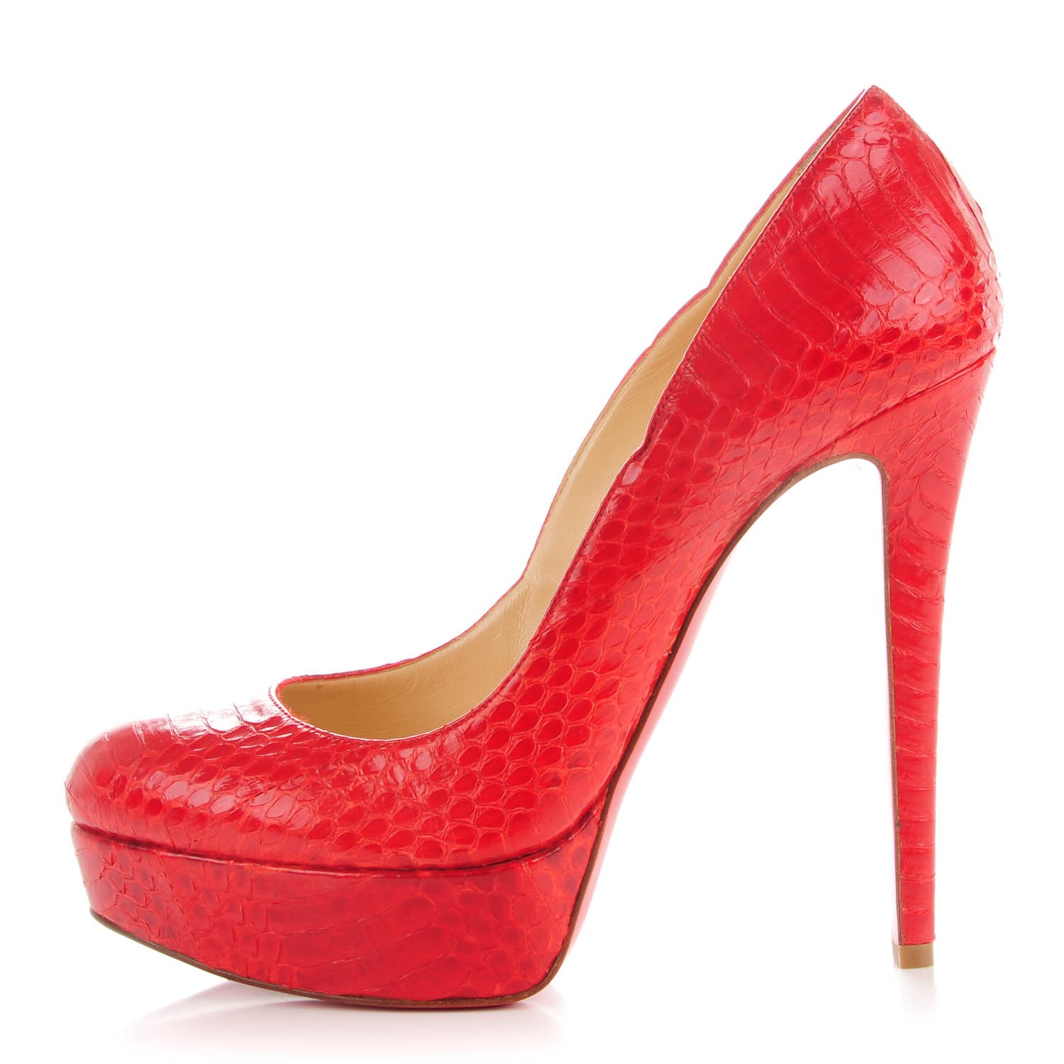 X \ Passion Louboutin ב-X: Blake Lively in Christian Louboutin at