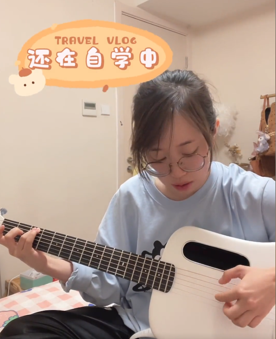 留学女大学生回国当住家保姆，亲妈将她拉黑，网友质疑想借此上位