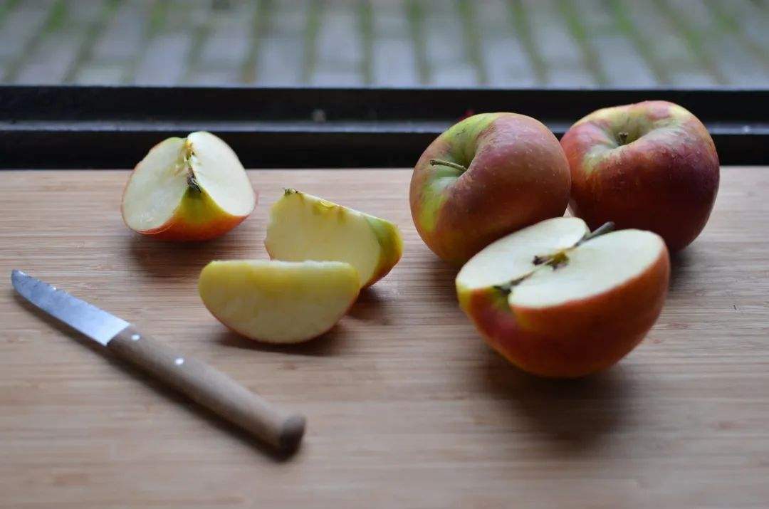 每天什么时候吃苹果最健康？营养师指出的2个时间段，为最佳时机