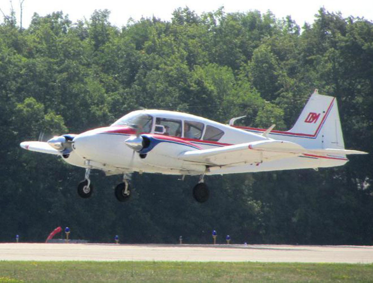 ���طɻ�ͻ�Ʊ�Լ����������غ��������һ�ˣ�6��ս����û��ס