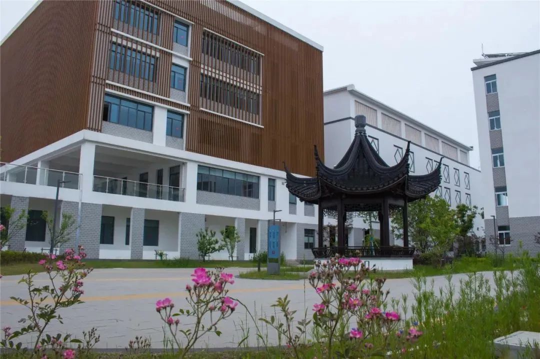 张家港梁丰高级中学 张家港梁丰食品-春风号