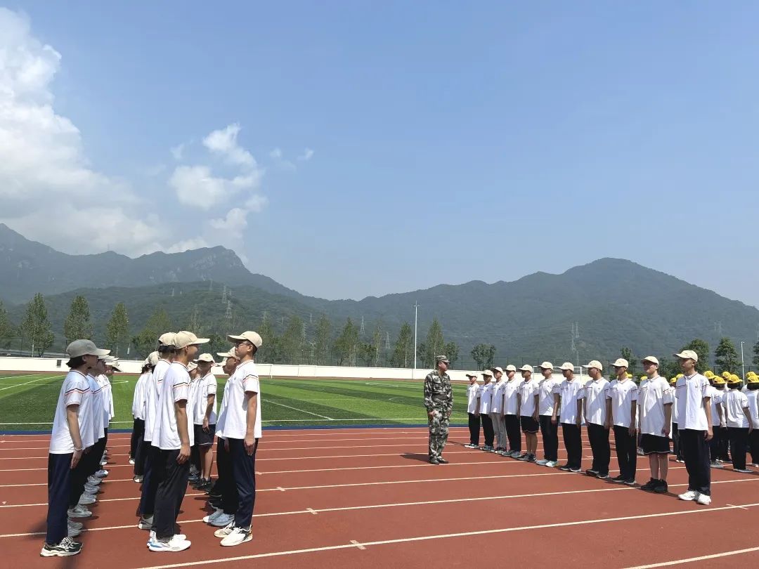 龙岩紫金山实验学校八,九年级军训实录