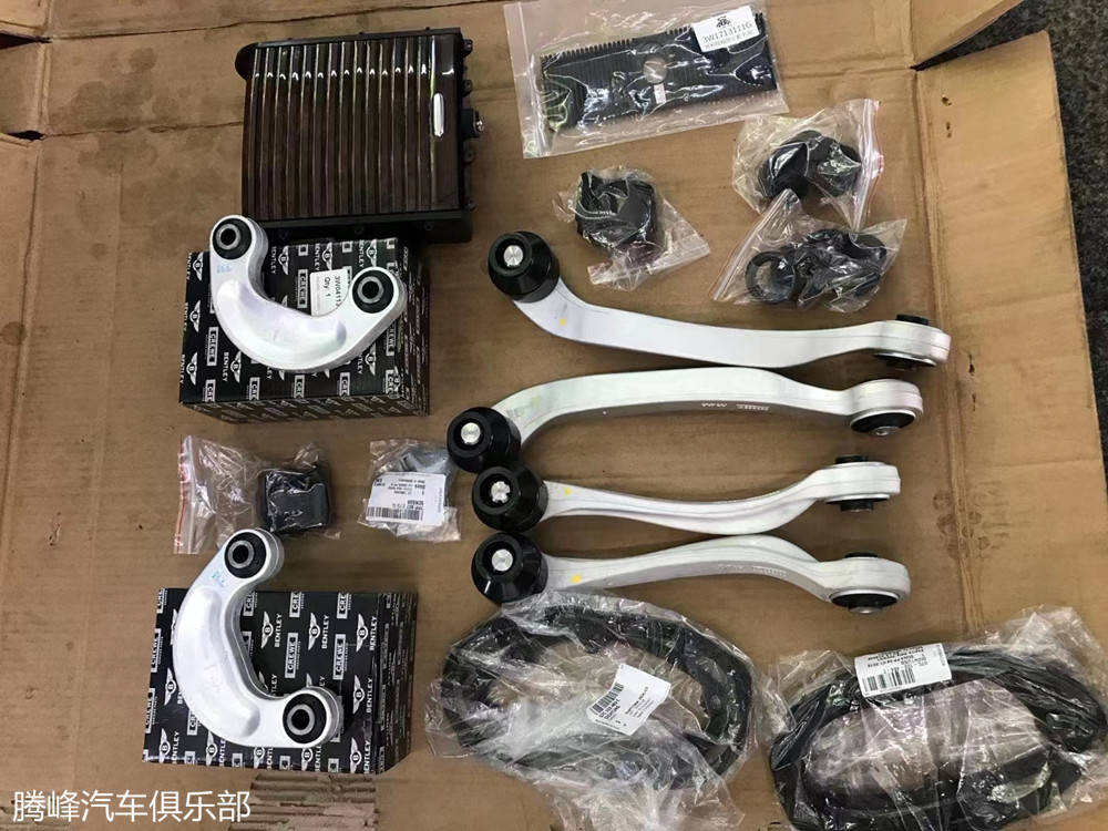 宾利专业维修:宾利飞驰发动机漏油维修更换上摆臂