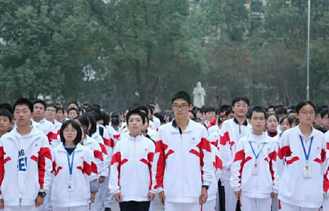 湖南省“王牌”高中，位于普通县城，今年13人考上清华北大