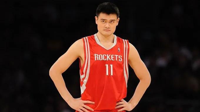 没进nba的巨星（那些没进入NBA75大巨星的球星，哪一个让你感到最遗憾？）