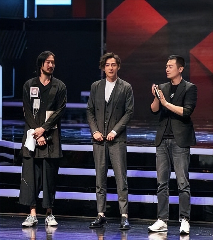 个个鹤立鸡群，却烦恼“长太高”，这10位男星的身高太不懂事