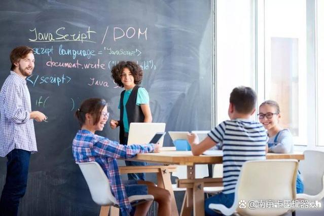 少儿编程如何选择适合的培训机构？卡巴机器人科技编程怎么样？